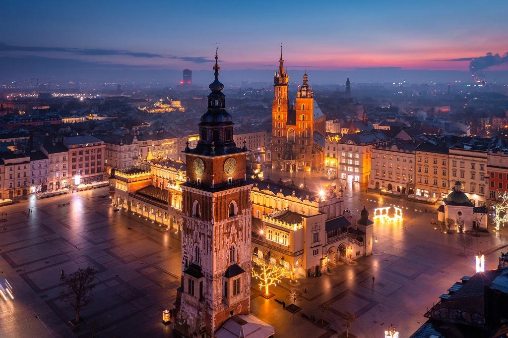 Kraków Main Market Square at dusk
