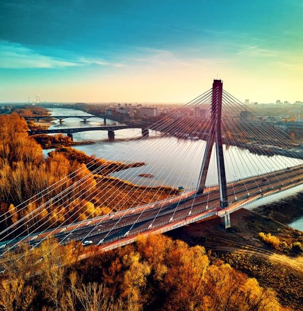 Puente atirantado sobre el río Vístula
